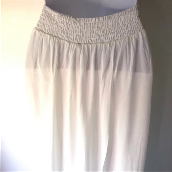 LILBETTER Crocheted Dress Backless White long dress Size Small - Picture 7 of 11